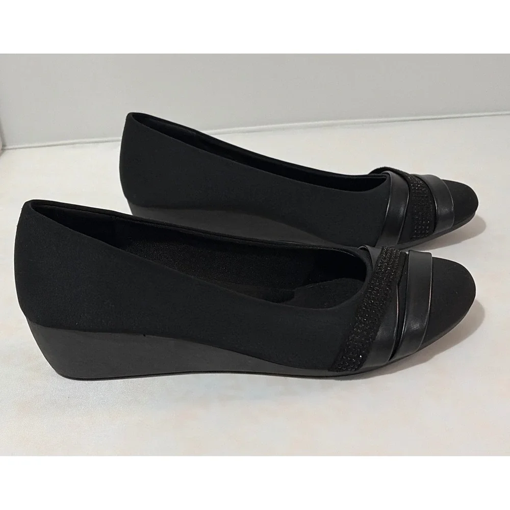 Forever Comfort Womens Black Wedge Pumps Low Heel Slip On Shoes Size 8.5